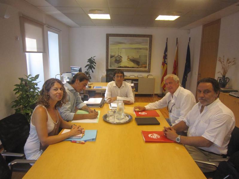 El presidente de la Cámara de Comercio se reúne con el conseller Iago Negueruela